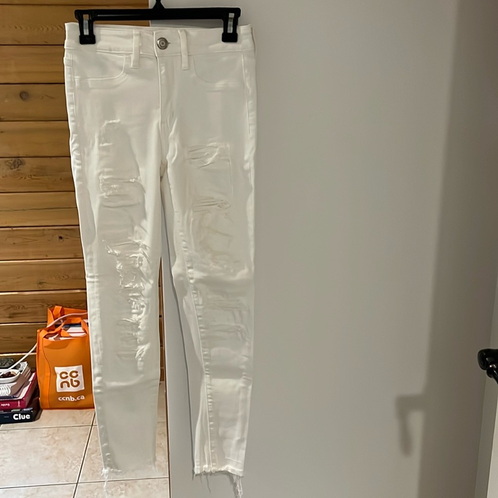 American Eagle White Hi-Rise Jegging Crop